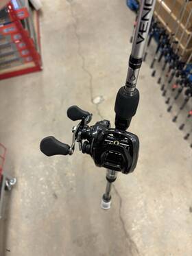 Abu Garcia Venlp66 Vengeance Baitcast Combo 7ft Mh Fast Low Profile Right 5 Bearings