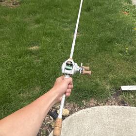 Daiwa Axc691mhfb Aird X Baitcast Combo 6ft9 Inch Mh Fast Right 100 6.3 1 White/silver