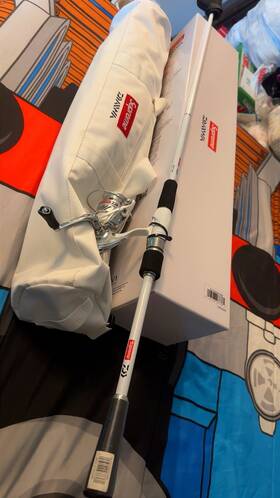Daiwa Dvisupbt2500 Supreme 8 6 Inch Spinning Rod And 2500 Reel Combo White/red With Case