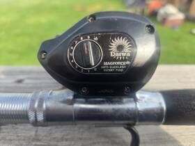 Fwc-1100 Daiwa Magforce Reel And Ugly Stik Action M 5ft6 Inch Tubular Rod Black/yellow