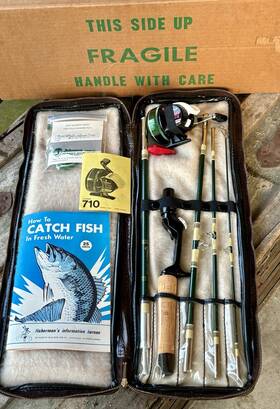 Ar-140 Johson Vintage Johnson Executive Travel-pac Rod And Reel Set Accu-rod 710b With Box