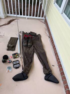 Orvis 445026963909 Fly Fishing Rod Reel Kit Incl. Carrying Tube Flies Line Waders And Boots