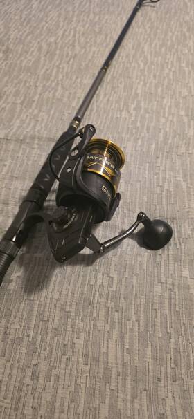 Btliv1530s902mh Penn 9ft Medium Heavy 2-piece Spinning Rod Reel Combo Black
