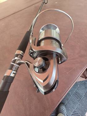 00l24bj Shakespeare Cfa Spinning Combo Medium Heavy 15-25 Lb 3bb Reel