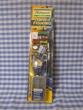 Shakespeare 043388268839 Complete Fishing Kit Spin Casting Combo Nos Fast Free Shipping