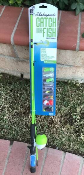 Shakespeare 043388453310 5ft Light Power Spincast Fishing Rod And Reel Combo With Tackle For Easy