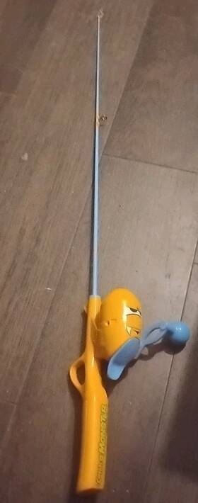 1498714 Shakespeare Catch A Monster Spincast Combo 2ft 6 Inch Orange Mnstrorkit