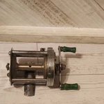 Vtg Pflueger Akron 1893 Conventional Fishing Reel Level Wind Bakelite Handle. Fixed Price $7.00.
