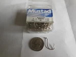 100 Mustad Classic Beak Octopus Hook Fishing 92553NI Size. Fixed Price $8.99.