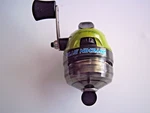 Shakespeare Pitchin Stik Spincast Reel Green Color PSTKG6 /3.3:1 Rh -no Box. Fixed Price $12.95.
