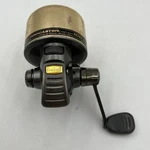 Daiwa System 100 Procaster Spincast Fishing Reel. Fixed Price $21.94.