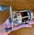 Vintage Shakespeare SKP2000S Ball Bearing Bait Casting Fishing Reel. Fixed Price $27.99.