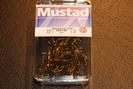 25 Pack Mustad 35647BR Bronze Size 2/0 Round Bend Treble Hooks Trout. Fixed Price $8.39.