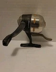 Shakespeare Ice Fishing Reel Ugly Select Usims 4.1:1 - 70 YDS/4LB. Fixed Price $17.00.