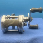 Shakespeare Skp 2000C Round Baitcast Reel Clicker And All Works Shows Wear. Fixed Price $26.00.